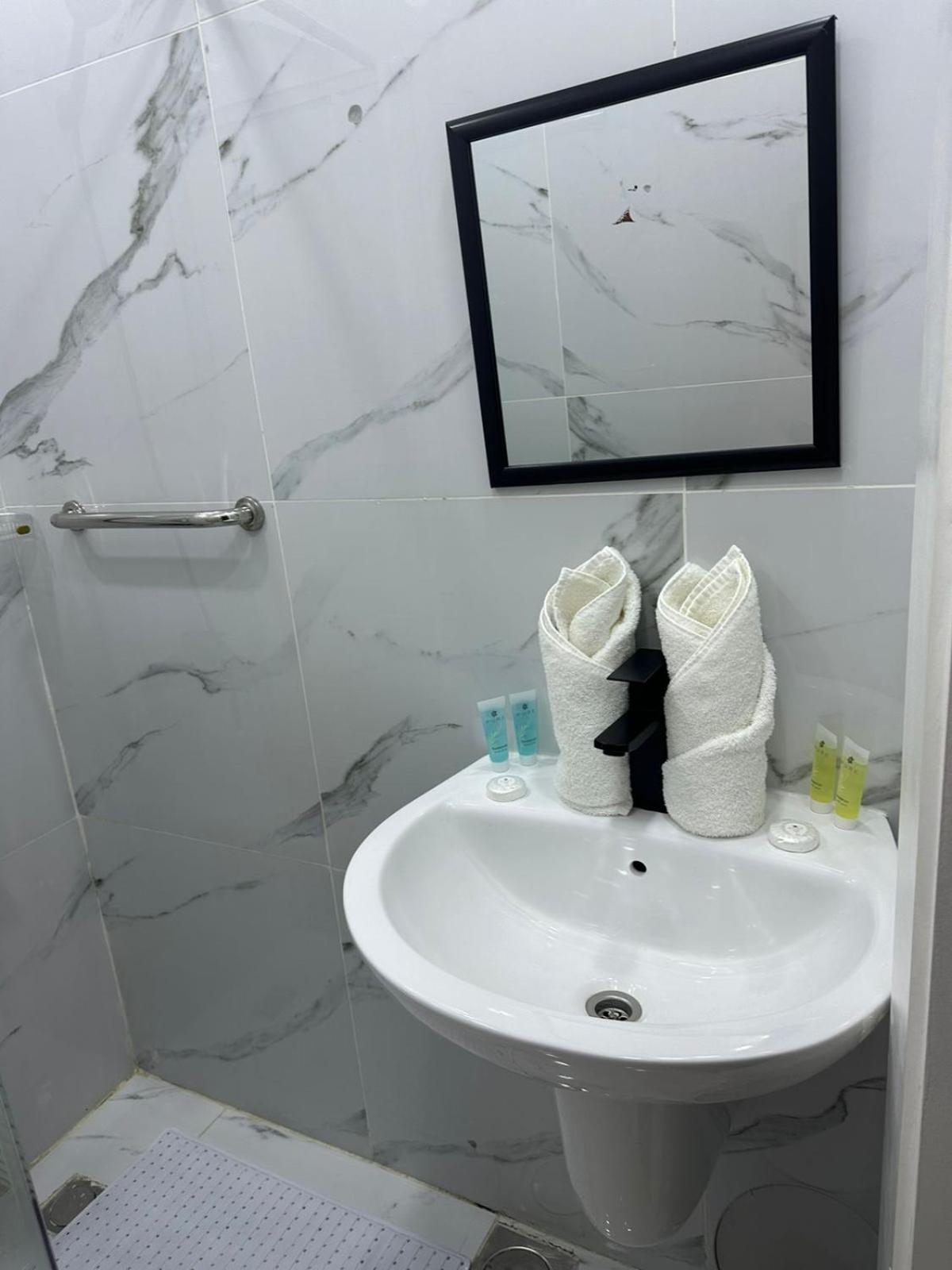 Amman Trail Hotel & Studios Экстерьер фото